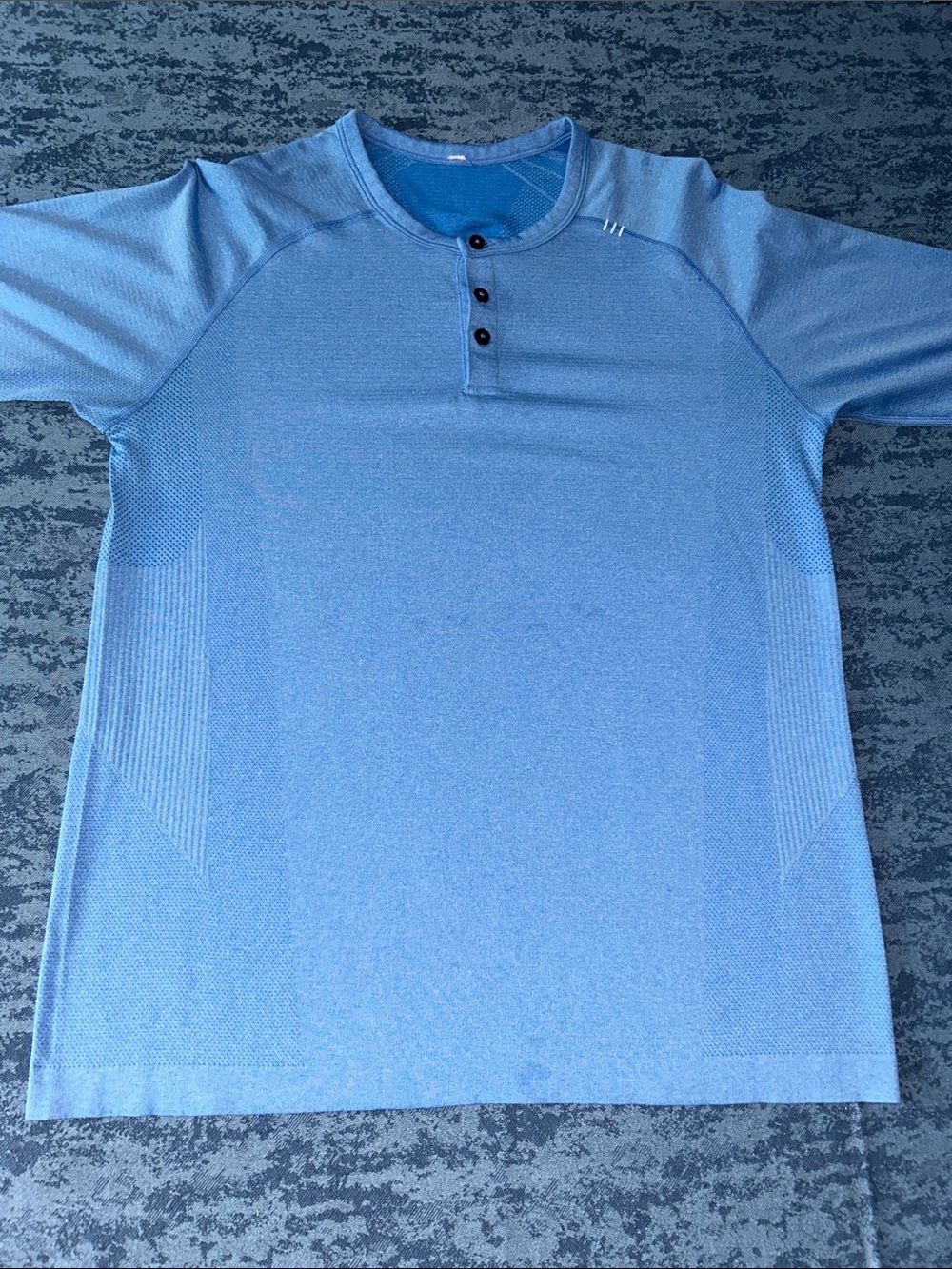 Lululemon Men's Blue Performance L/S size Med